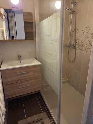 Bathroom - 200m from shops, Ground floor, balcony, tv, ski locker, 29m², Valloire (Valloire)