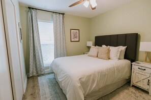 3 bedrooms, desk, iron/ironing board, travel cot