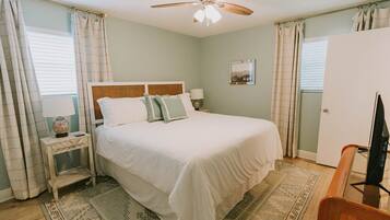 3 bedrooms, desk, iron/ironing board, travel crib