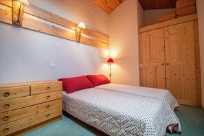 2 bedrooms, WiFi - 50m from ski slopes, 3rd floor, view resort, balcony, tv, ski locker, 55m², Valmorel (Valmorel)