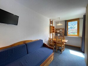 Living area - 3rd floor, view resort, balcony, ski locker, 27m², Valmorel (Valmorel)