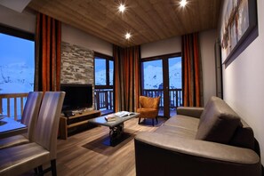 Living area - Wifi, 50m from resort center, fitness, swimming pool, sauna, hammam, tv, ski locker, 70m², Les Arcs (Les Arcs)