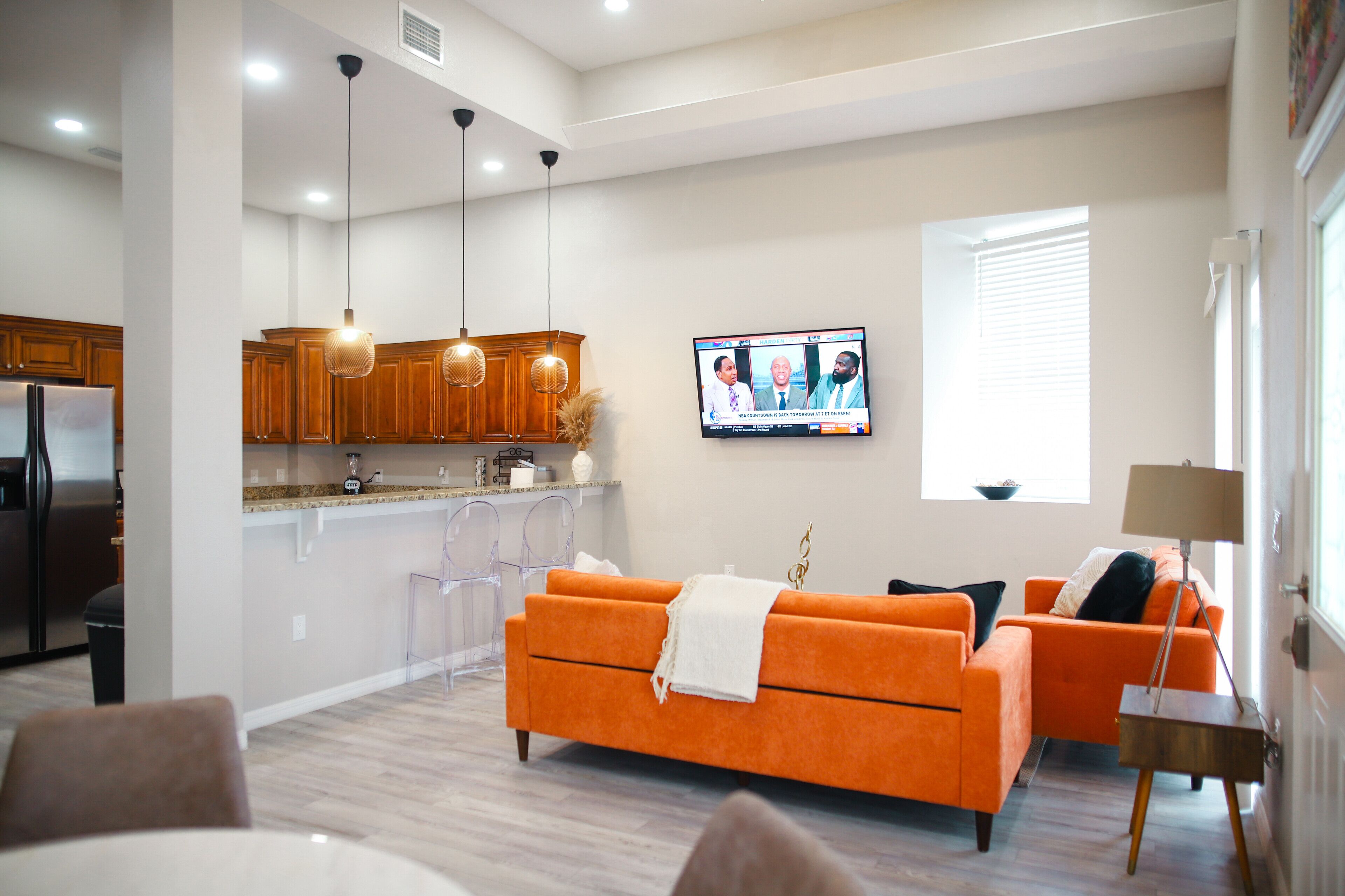 Flemens Luxury Townhouse. Minutes away from beautiful beaches 