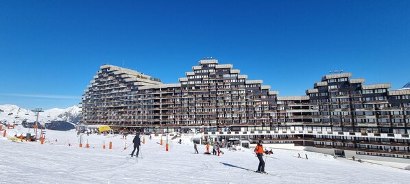 Experience the unique stacked design of this hotel, set amidst a winter wonderland with breathtaking views of the surrounding ski slopes.
