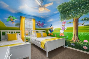 4 chambres, fer et planche à repasser, lit parapluie, Wi-Fi gratuit