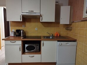 Fridge, microwave, oven, dishwasher
