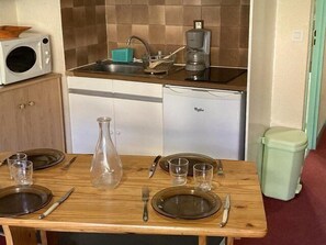 Køleskab, mikrobølgeovn, opvaskemaskine