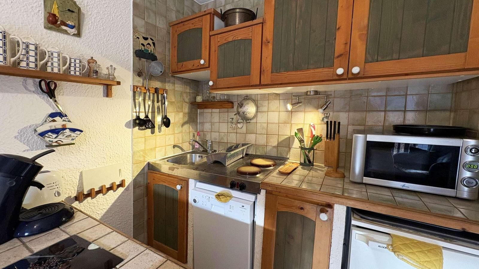 Fridge, microwave, coffee/tea maker