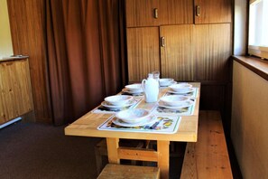 Dining - Ski-in/ski-out & foot of the slopes, 2nd floor, balcony, tv, ski locker, 40m², Vars (Vars)