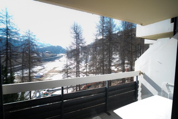 Property grounds - 30m from ski slopes, 6th floor, balcony, tv, ski locker, 28m², Vars (Vars)