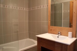 Bathtub