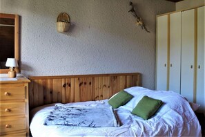 WiFi - 50m from ski slopes, 6th floor, view resort, balcony, tv, ski locker, 21m², Risoul (Risoul)