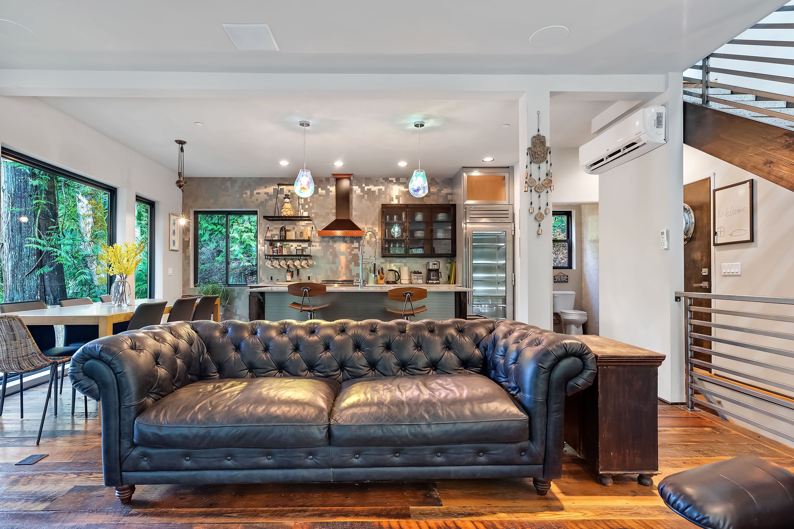 Luxury lakeside retreat on Lake Walke with air conditioning, kayak provided! 