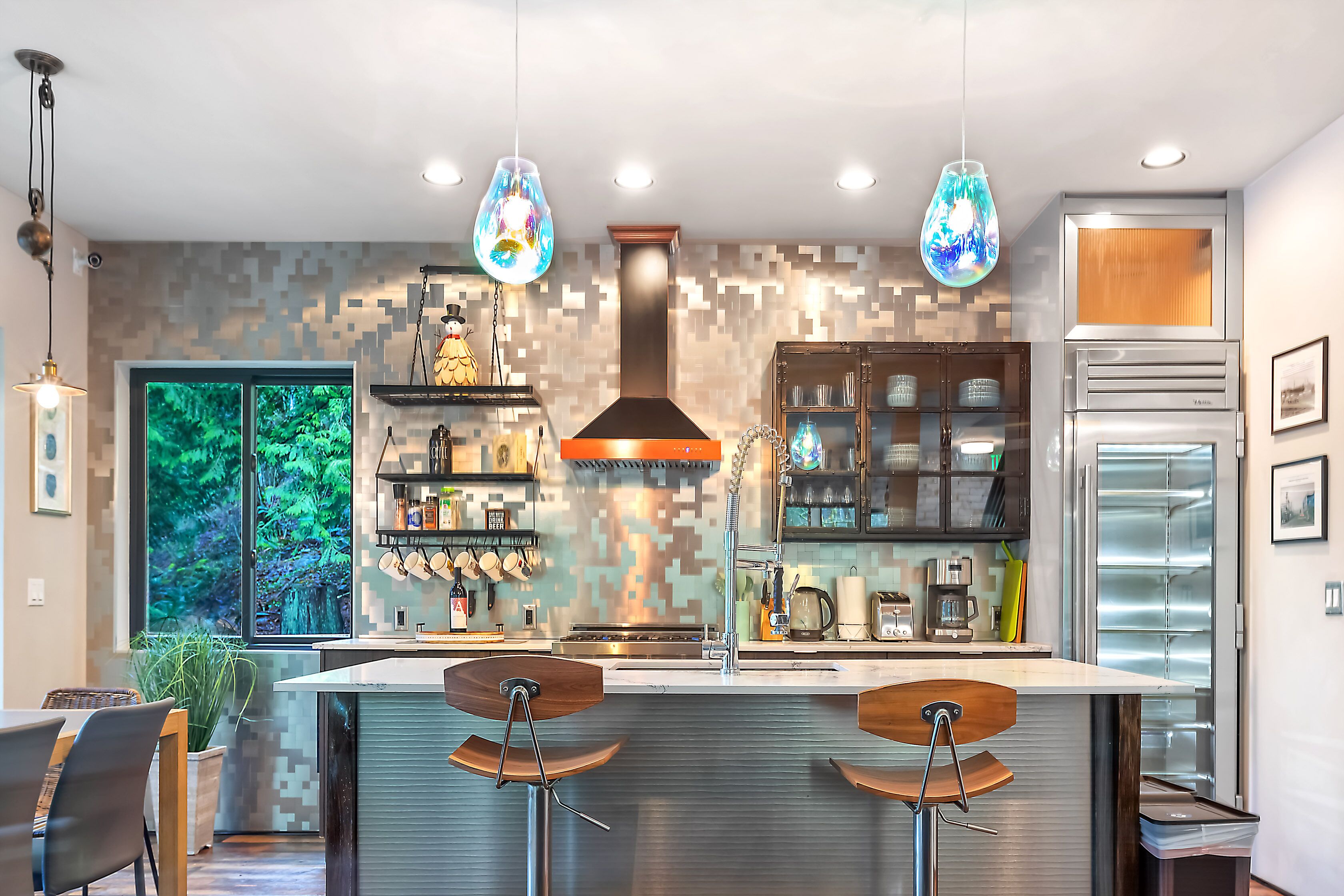 Luxury lakeside retreat on Lake Walke with air conditioning, kayak provided! 