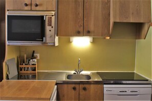 Køleskab, mikrobølgeovn, ovn, opvaskemaskine