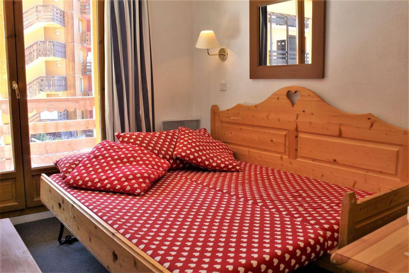 Wifi, à 50m des pistes de ski, 3ème étage, balcon, télévision, casier à ski, 26m², Risoul