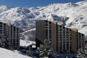 Exterior - 10m from shops, 2nd floor, balcony, tv, 20m², Les Menuires (Les Menuires)