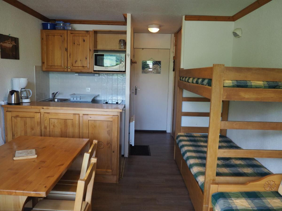 Kjøleskap, mikrobølgeovn, ovn og oppvaskmaskin