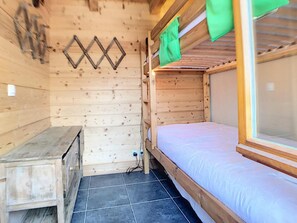 4 bedrooms, WiFi