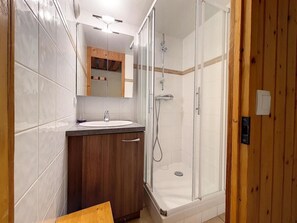 Shower - 2nd floor, balcony, tv, 27m², Les Menuires (Les Menuires)