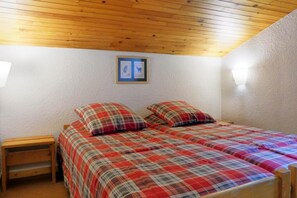 2 bedrooms, WiFi, bed sheets - 10m from ski slopes, balcony, 43m², Méribel-Mottaret (Méribel - Les Allues)