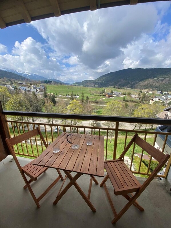 Outdoor dining - 2nd floor, view mountain, balcony, tv, ski locker, 28m², Villard de Lans (Villard-de-Lans)