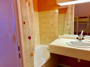 Bathtub