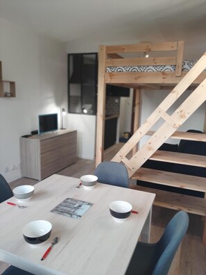 Dining - Resort center, 2nd floor, balcony, parking, tv, 20m², Villard de Lans (Villard-de-Lans)