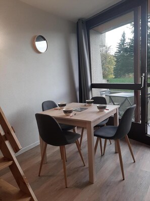 Dining - Resort center, 2nd floor, balcony, parking, tv, 20m², Villard de Lans (Villard-de-Lans)