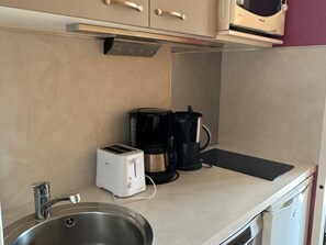 Fridge, oven, dishwasher