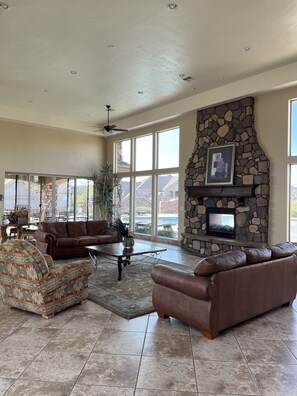 Smart TV, fireplace, table football, ping pong