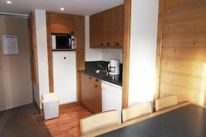 Køleskab, mikrobølgeovn, ovn, opvaskemaskine