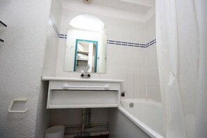 Bathtub