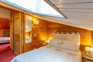 2 bedrooms, free WiFi - 50m from ski slopes, 3rd floor, balcony, parking, tv, ski locker, 40m², Méribel-Mottaret (Méribel - Les Allues)