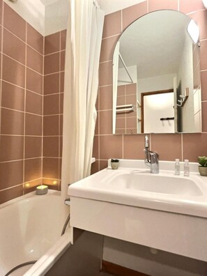 Bathtub