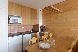 Fridge, microwave, dishwasher