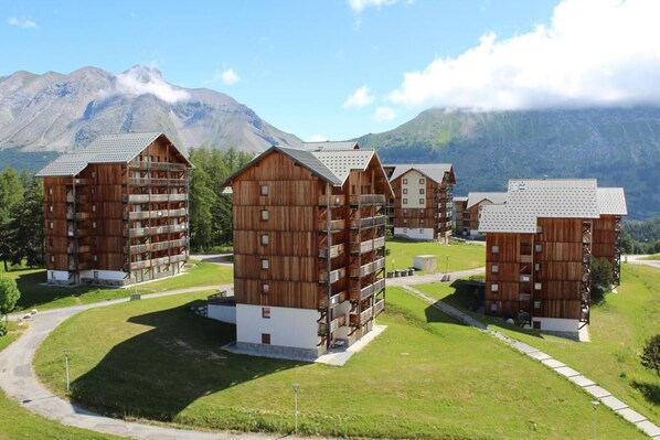 Exterior - 200m from ski slopes, 1st floor, view mountain, balcony, tv, ski locker, 31m², Superdévoluy (Le Dévoluy)