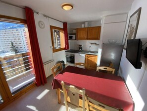 Dining - 200m from resort center, view mountain, balcony, tv, 31m², Superdévoluy (Le Dévoluy)