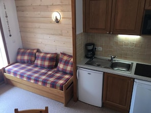 Interior - 100m from resort center, Ground floor, terrace, tv, 28m², La Joue du Loup (Le Dévoluy)