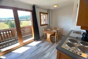 Dining - 200m from resort center, 3rd floor, view mountain, balcony, tv, 29m², Superdévoluy (Le Dévoluy)