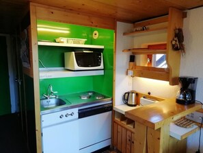 Køleskab, mikrobølgeovn, ovn, opvaskemaskine