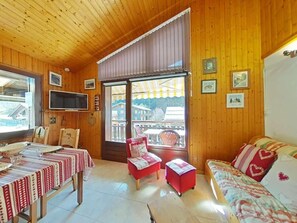 Living area - 2nd floor, view mountain, balcony, tv, ski locker, 27m², Le Grand Bornand (Le Grand-Bornand)