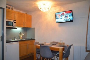 Dining - 1st floor, balcony, tv, ski locker, 19m², Les Menuires (Les Menuires)