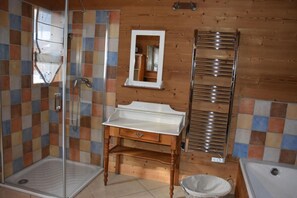 Bathtub