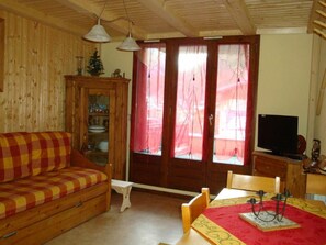Living area - Ground floor, terrace, tv, ski locker, 22m², Pralognan-la-Vanoise (Pralognan-la-Vanoise)
