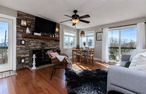 Ski Condo with Resort Indoor Pool