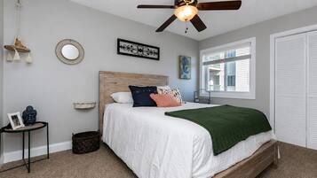 2 bedrooms, desk, free WiFi, bed sheets