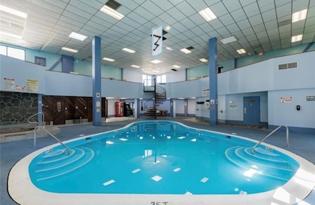 Indoor pool, a heated pool. Cozy Mtn Ski Condo| Rsrt Hot Tub + Sauna | Fireplc