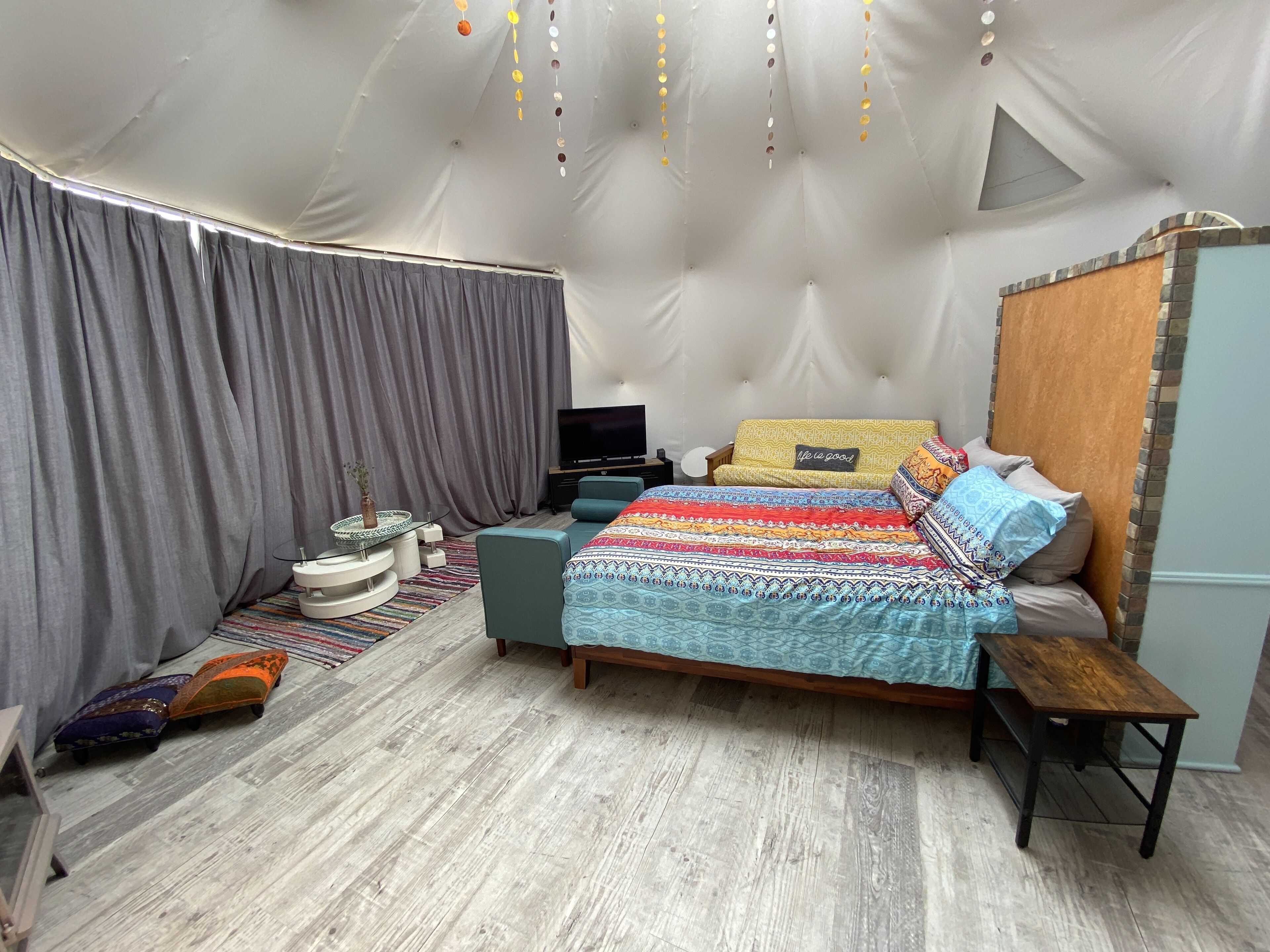 •Private Dome Under the Stars! Guernsey State Park•