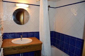 Bathtub